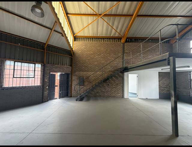 136M² WAREHOUSE TO LET IN HALFWAY HOUSE